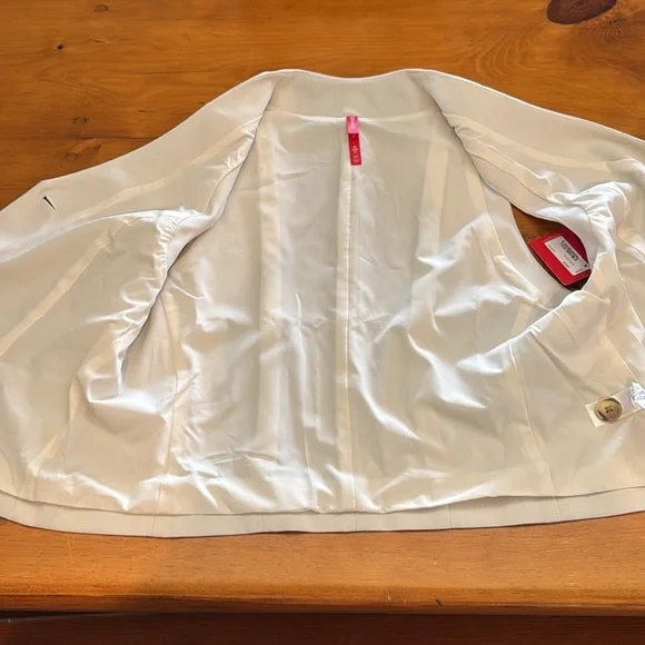 SPANX® Carefree Crepe Vest Top w/ No-Show Coverage. - Picture 8 of 14